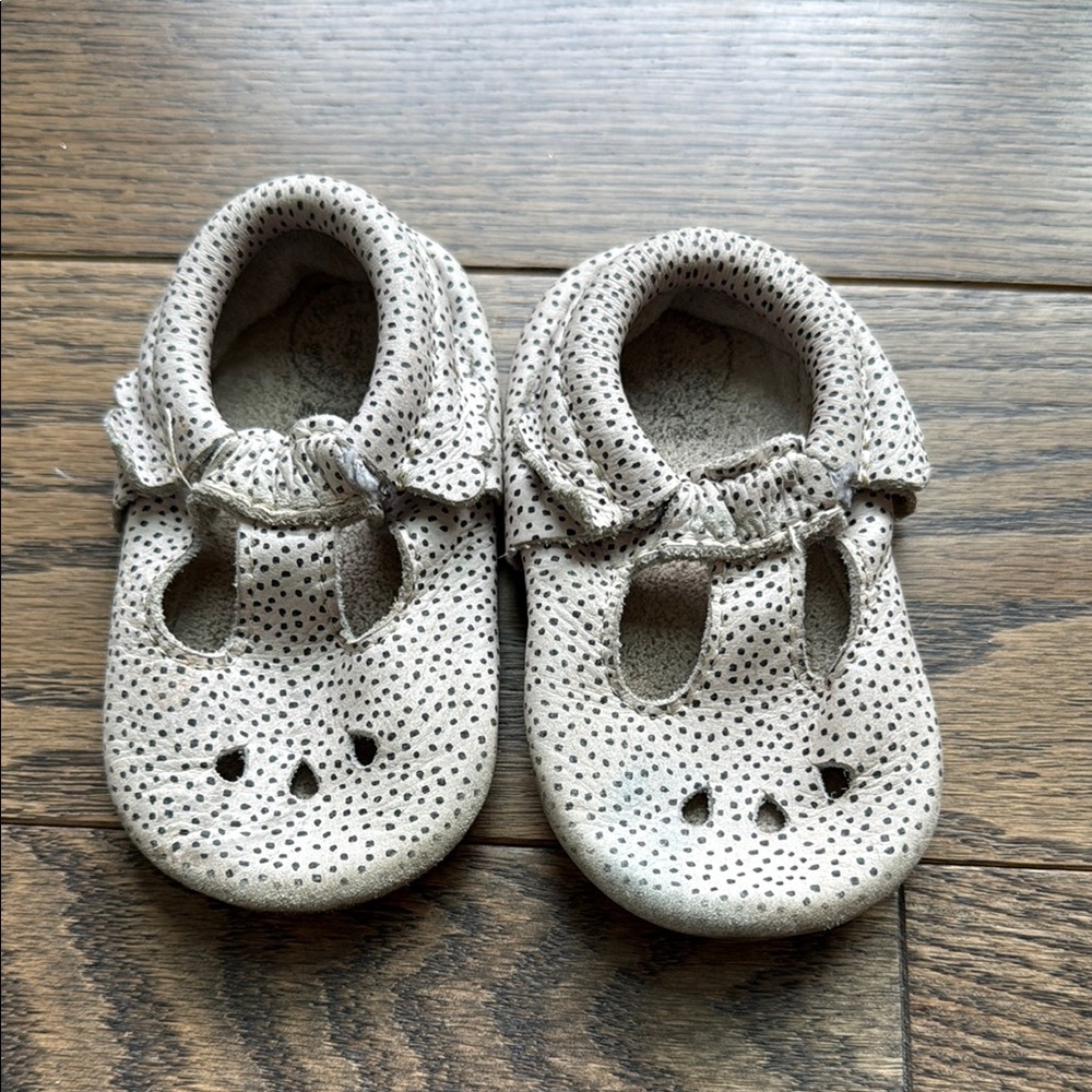 White and Black Baby Walker Shoes with T-Strap and Bow Freshly picked free ship